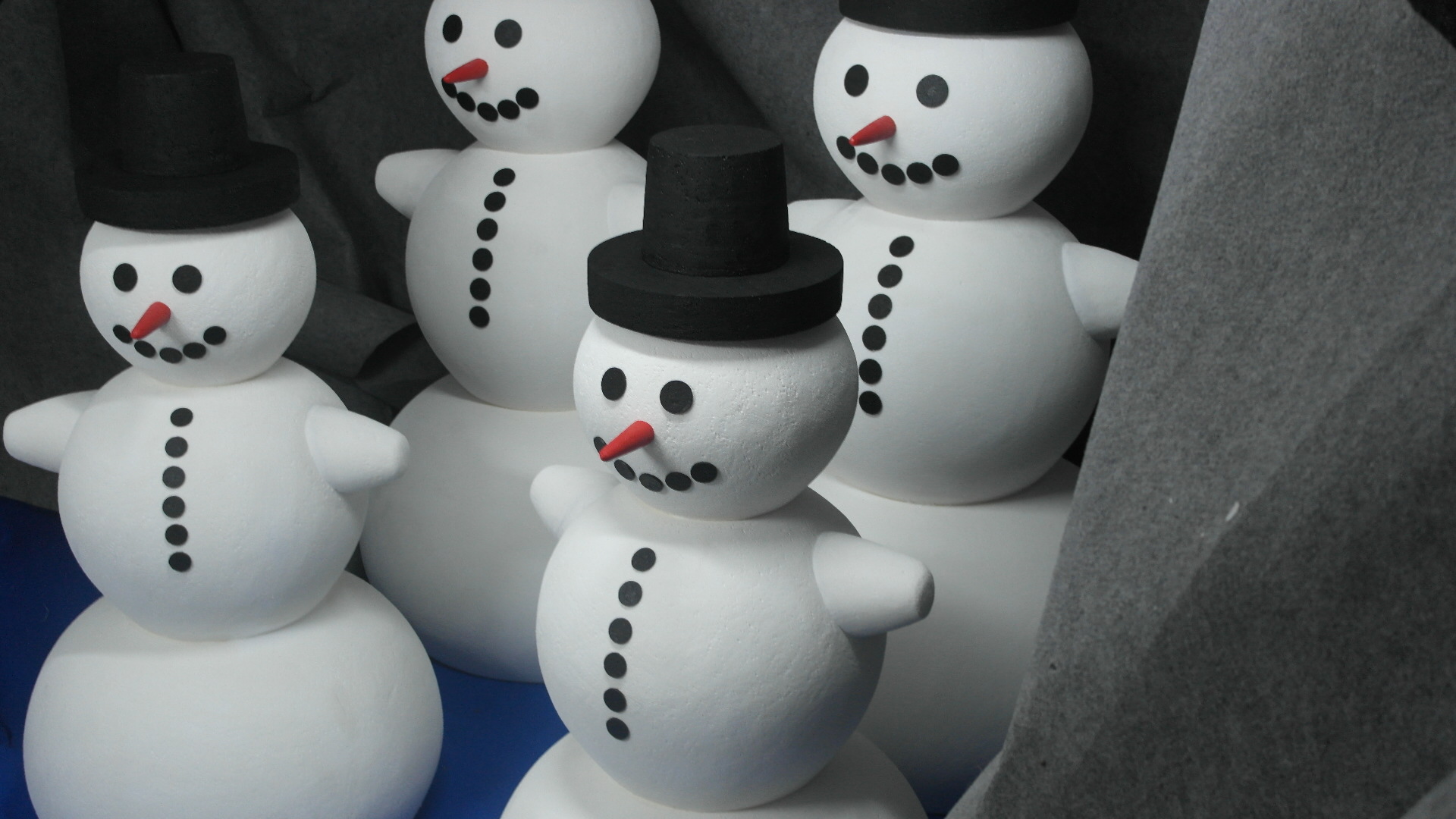 ozdoby świąteczne ze styropianu: mega bałwanki, giga bałwan XXL